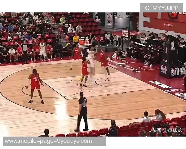 杨瀚森神勇防守一击扇飞弗里曼托篮下进攻皮球瞬间 杨瀚森神勇防守一击扇飞弗里曼托篮下进攻皮球瞬间