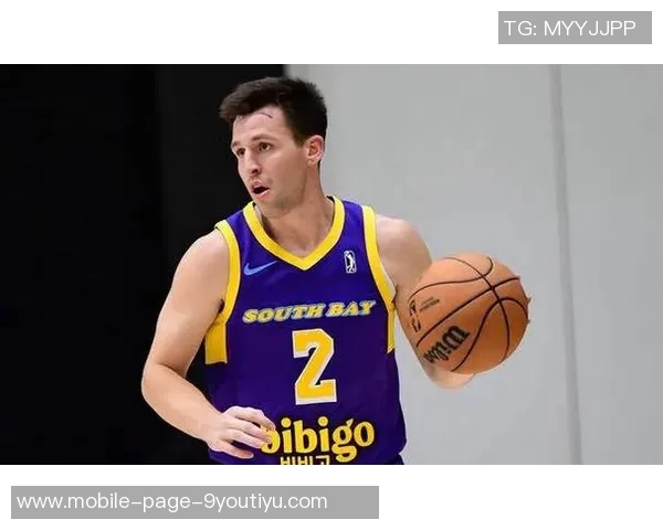 墨菲表现抢眼16投7中斩获20分4篮板4助攻2抢断三分球命中率高达40 墨菲表现抢眼16投7中斩获20分4篮板4助攻2抢断三分球命中率高达40